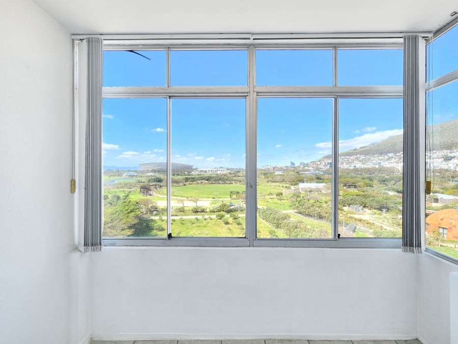 1 Bedroom Property for Sale in Mouille Point Western Cape